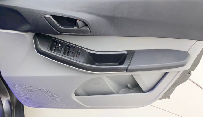 2020 Tata Tiago XT PETROL, Petrol, Manual, 36,142 km, Driver Side Door Panels Control