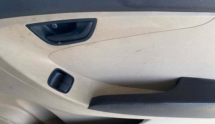 2012 Hyundai Eon ERA +, Petrol, Manual, 47,390 km, Driver Side Door Panels Control
