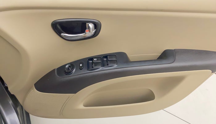 2013 Hyundai i10 MAGNA 1.2, Petrol, Manual, 42,276 km, Driver Side Door Panels Control