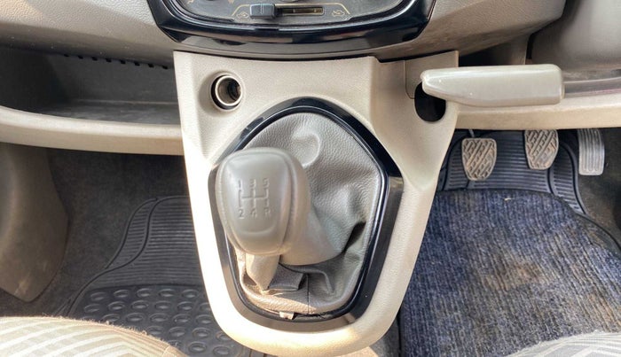 2014 Datsun Go A, Petrol, Manual, 64,074 km, Gear Lever