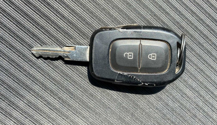 2016 Renault Duster RXL 1.6 PETROL, Petrol, Manual, 58,909 km, Lock system - Remote key not functional