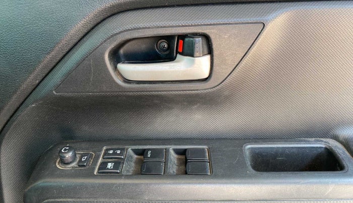 2020 Maruti New Wagon-R ZXI 1.2, Petrol, Manual, 66,966 km, Driver Side Door Panels Control