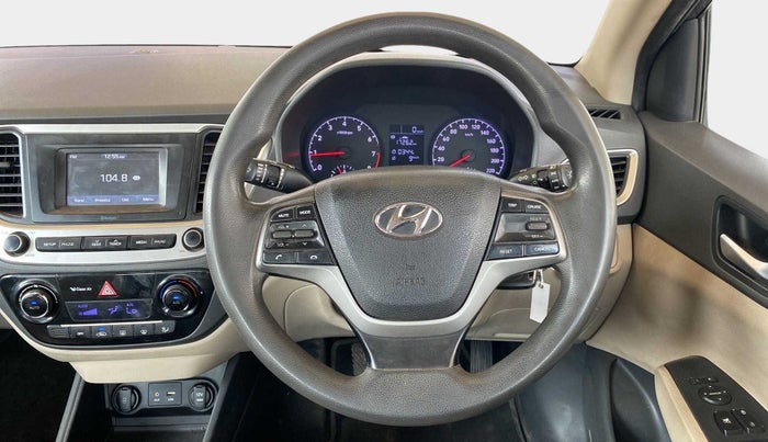 2018 Hyundai Verna 1.4 EX PETROL, Petrol, Manual, 95,648 km, Steering Wheel Close Up