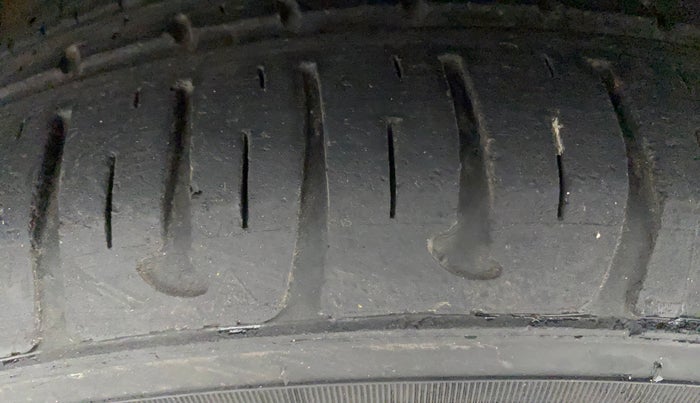 2018 Hyundai Grand i10 ASTA 1.2 KAPPA VTVT, Petrol, Manual, 38,913 km, Right Front Tyre Tread