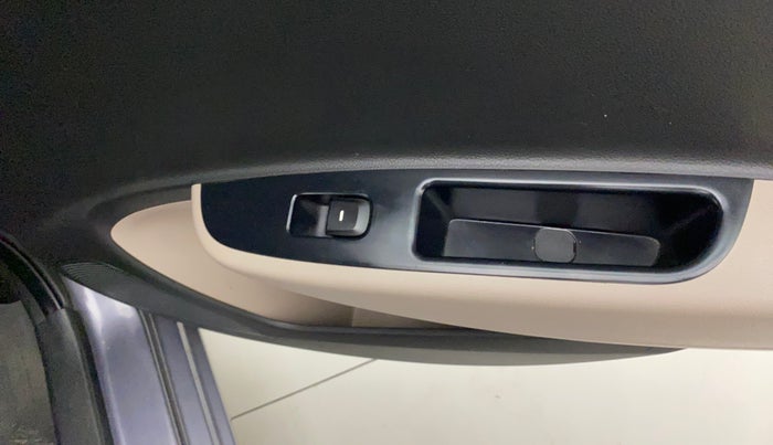 2018 Hyundai Grand i10 ASTA 1.2 KAPPA VTVT, Petrol, Manual, 38,913 km, Right rear window switch / handle - Switch/handle not functional
