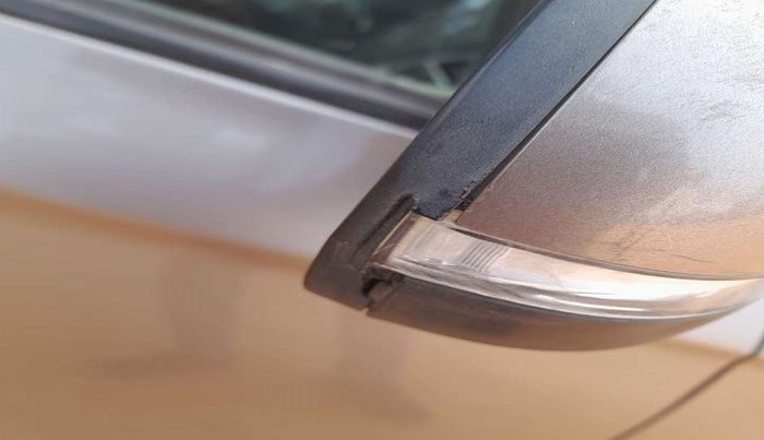 2013 Hyundai i20 SPORTZ 1.2, Petrol, Manual, 62,696 km, Right rear-view mirror - Cover has minor damage