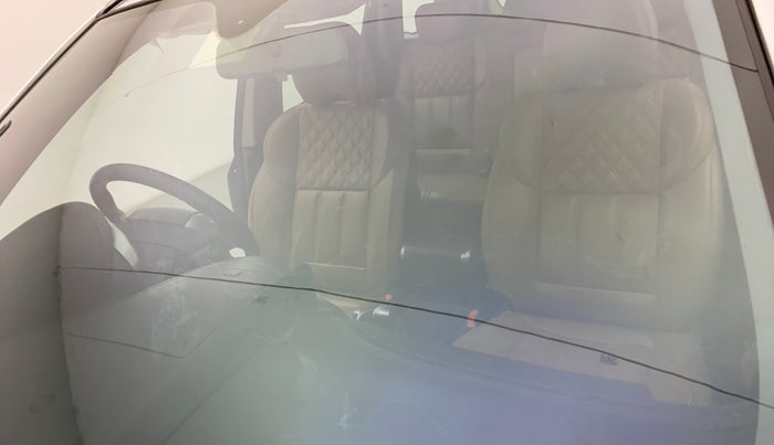 2019 Mahindra XUV500 W11, Diesel, Manual, 41,795 km, Front windshield - Minor spot on windshield