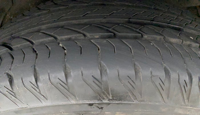 2019 Mahindra XUV500 W11, Diesel, Manual, 41,795 km, Left Rear Tyre Tread