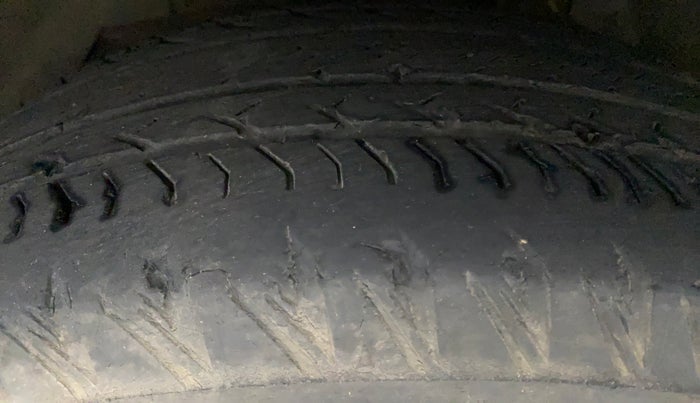 2019 Mahindra XUV500 W11, Diesel, Manual, 41,795 km, Left Front Tyre Tread