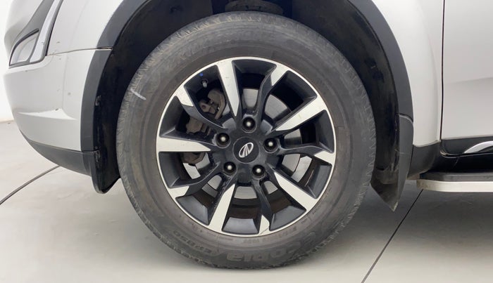 2019 Mahindra XUV500 W11, Diesel, Manual, 41,795 km, Left Front Wheel