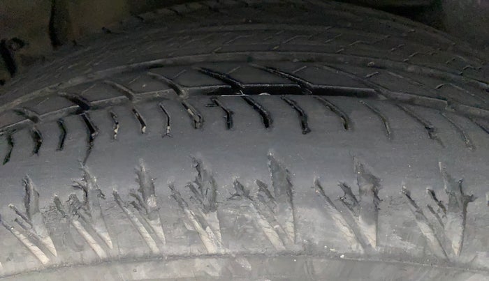 2019 Mahindra XUV500 W11, Diesel, Manual, 41,795 km, Right Rear Tyre Tread