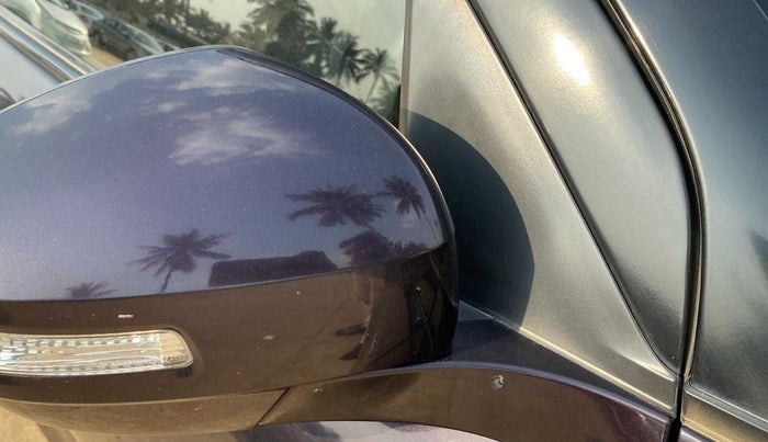 2014 Maruti Swift ZXI, Petrol, Manual, 56,168 km, Right rear-view mirror - Minor folding noise