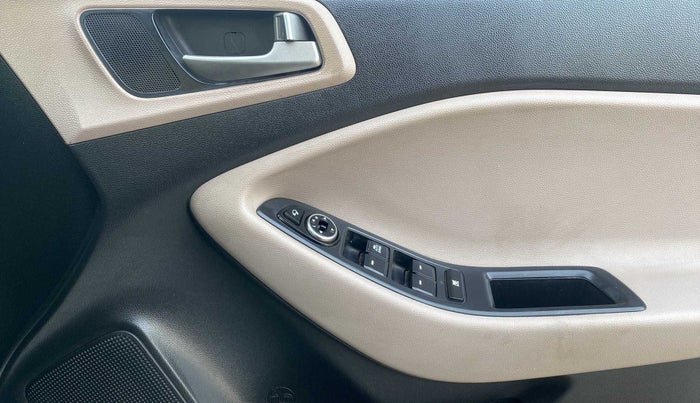 2016 Hyundai Elite i20 SPORTZ 1.2, Petrol, Manual, 67,834 km, Driver Side Door Panels Control