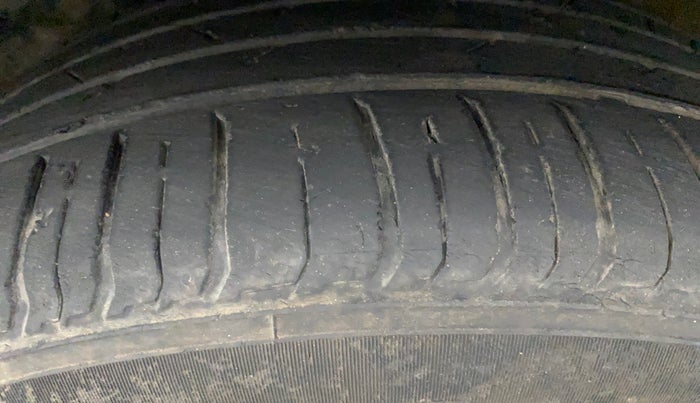 2021 Hyundai VENUE SX 1.0 (O) TURBO, Petrol, Manual, 19,341 km, Left Front Tyre Tread