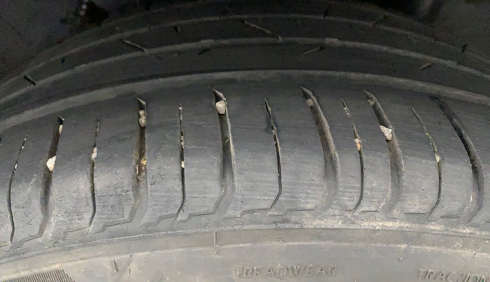 2021 Hyundai VENUE SX 1.0 (O) TURBO, Petrol, Manual, 19,341 km, Left Rear Tyre Tread