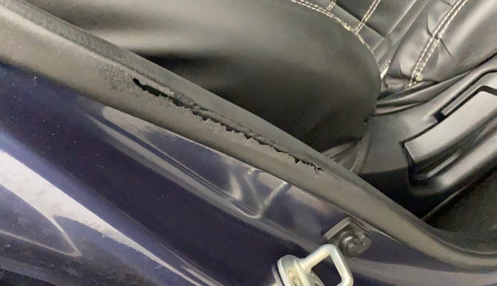 2021 Hyundai VENUE SX 1.0 (O) TURBO, Petrol, Manual, 19,341 km, Driver-side door - Beading has minor damage