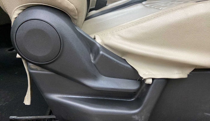 2019 Maruti New Wagon-R VXI 1.2, Petrol, Manual, 26,036 km, Driver Side Adjustment Panel