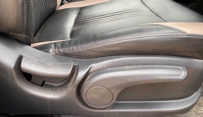 2015 Hyundai Elite i20 ASTA 1.2, Petrol, Manual, 1,09,129 km, Driver Side Adjustment Panel