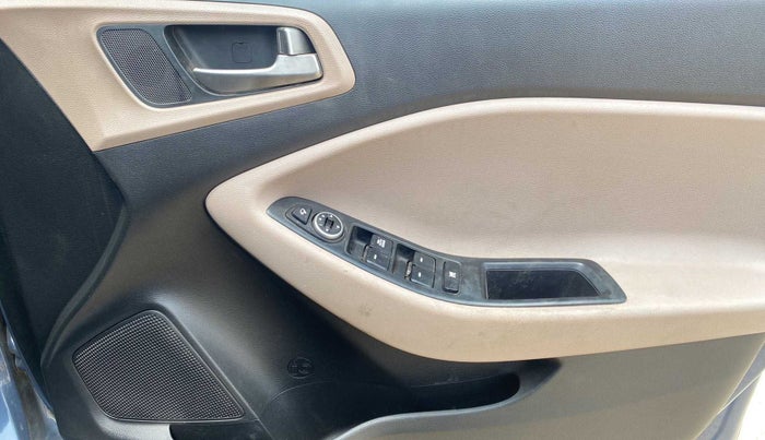 2015 Hyundai Elite i20 ASTA 1.2, Petrol, Manual, 1,09,129 km, Driver Side Door Panels Control
