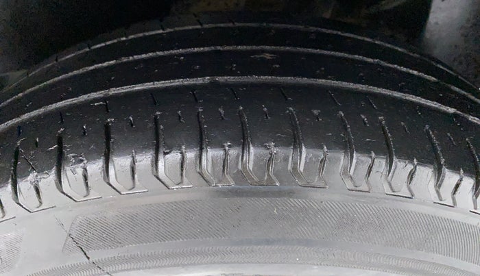 2018 Maruti Dzire VXI, Petrol, Manual, 30,882 km, Left Rear Tyre Tread