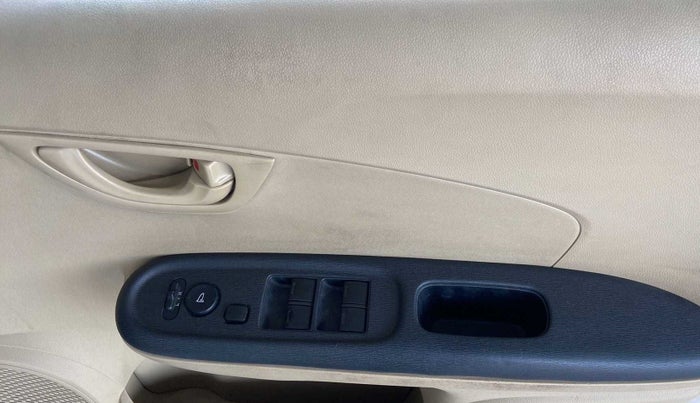 2015 Honda Amaze 1.2L I-VTEC S, Petrol, Manual, 1,22,986 km, Driver Side Door Panels Control