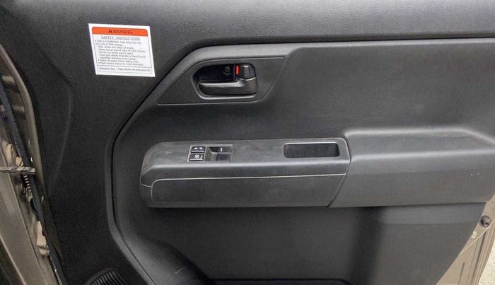 2019 Maruti New Wagon-R LXI CNG (O) 1.0, CNG, Manual, 17,301 km, Driver Side Door Panels Control