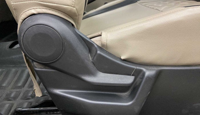2019 Maruti New Wagon-R LXI CNG (O) 1.0, CNG, Manual, 17,301 km, Driver Side Adjustment Panel