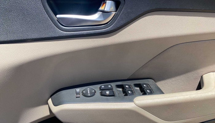 2021 Hyundai Verna S PLUS 1.5 VTVT, Petrol, Manual, 44,101 km, Driver Side Door Panels Control