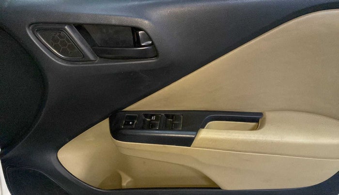 2015 Honda City 1.5L I-DTEC E, Diesel, Manual, 1,05,865 km, Driver Side Door Panels Control