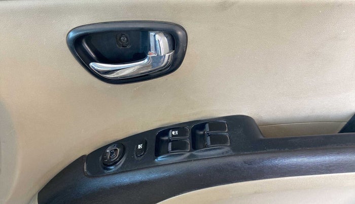 2010 Hyundai i10 MAGNA 1.2, Petrol, Manual, 42,765 km, Driver Side Door Panels Control