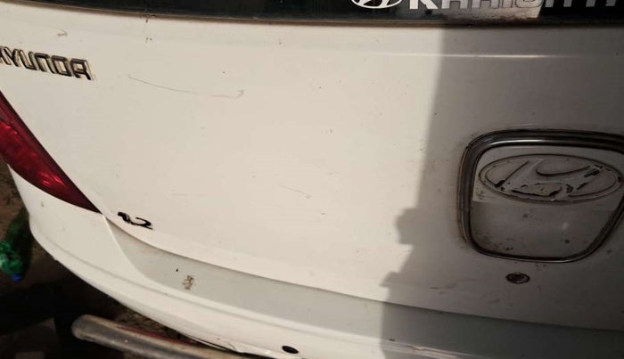 2010 Hyundai i10 MAGNA 1.2, Petrol, Manual, 42,765 km, Dicky (Boot door) - Minor scratches
