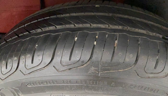 2023 Tata ALTROZ XZ + SUNROOF, Petrol, Manual, 6,884 km, Left Rear Tyre Tread