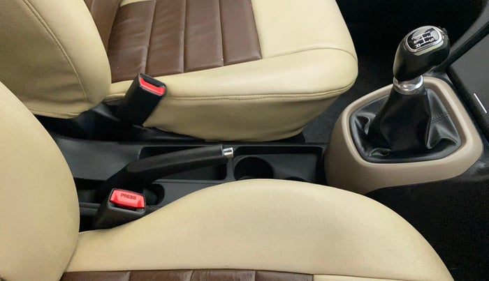 2015 Hyundai Xcent SX 1.2 (O), Petrol, Manual, 79,635 km, Gear Lever