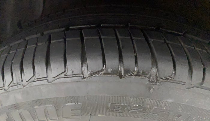 2015 Hyundai Xcent SX 1.2 (O), Petrol, Manual, 79,635 km, Left Front Tyre Tread