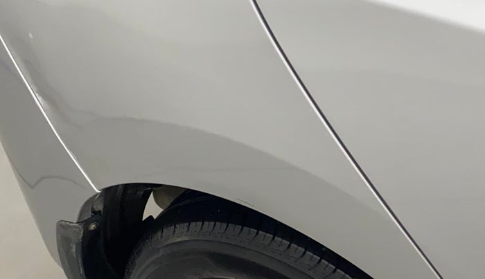 2016 Honda Jazz 1.2L I-VTEC V AT, Petrol, Automatic, 1,13,110 km, Right quarter panel - Minor scratches