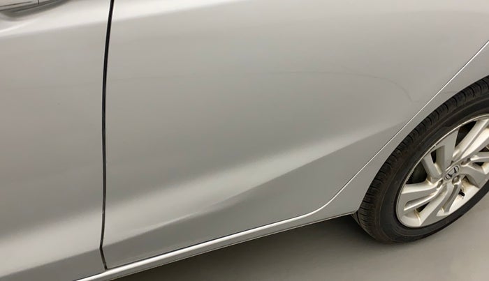 2016 Honda Jazz 1.2L I-VTEC V AT, Petrol, Automatic, 1,13,110 km, Rear left door - Slightly dented