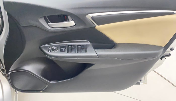 2016 Honda Jazz 1.2L I-VTEC V AT, Petrol, Automatic, 1,13,110 km, Driver Side Door Panels Control