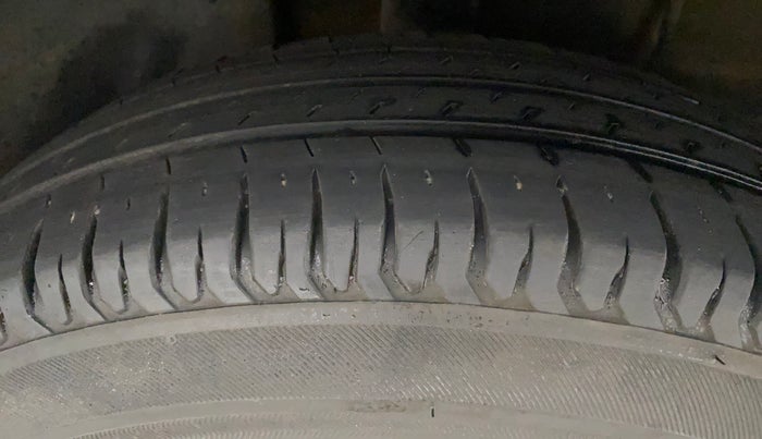 2021 Tata ALTROZ XE PETROL, Petrol, Manual, 39,095 km, Right Rear Tyre Tread
