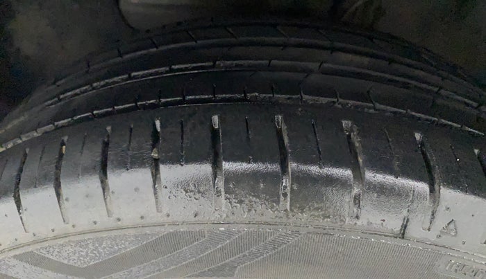 2019 Hyundai Elite i20 ASTA 1.2 (O), Petrol, Manual, 31,827 km, Left Front Tyre Tread