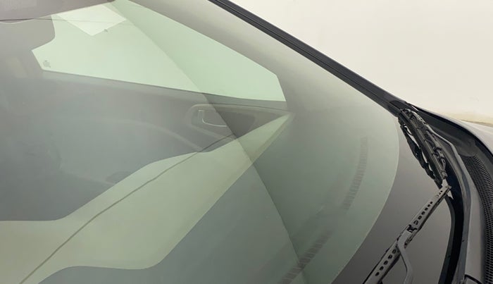 2019 Hyundai Elite i20 ASTA 1.2 (O), Petrol, Manual, 31,827 km, Front windshield - Minor spot on windshield