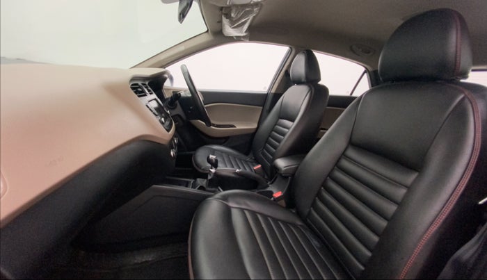 2019 Hyundai Elite i20 ASTA 1.2 (O), Petrol, Manual, 31,827 km, Right Side Front Door Cabin