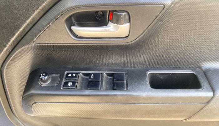 2020 Maruti New Wagon-R VXI (O) 1.2 AMT, Petrol, Automatic, 28,709 km, Driver Side Door Panels Control