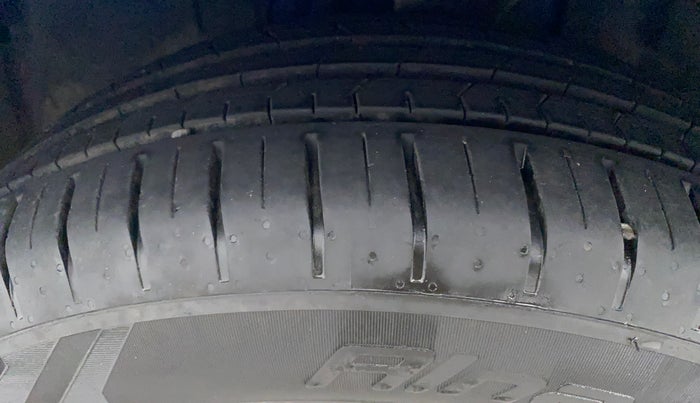 2022 Tata ALTROZ XT DIESEL, Diesel, Manual, 37,737 km, Left Front Tyre Tread