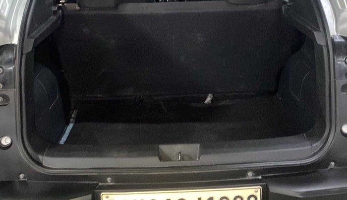 2022 Nissan MAGNITE XE, Petrol, Manual, 15,519 km, Dicky (Boot door) - Parcel tray missing