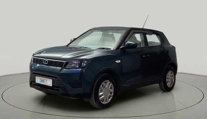 2020 Mahindra XUV300 W4 1.2 PETROL, Petrol, Manual, 33,648 km, Left Front Diagonal