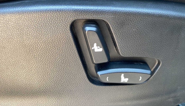 2019 MG HECTOR SHARP 1.5 DCT PETROL, Petrol, Automatic, 19,785 km, Driver Side Adjustment Panel