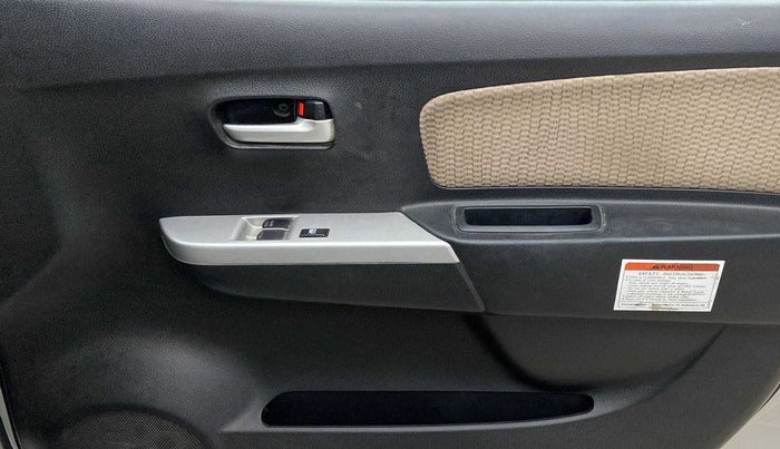 2017 Maruti Wagon R 1.0 LXI CNG, CNG, Manual, 47,165 km, Driver Side Door Panels Control