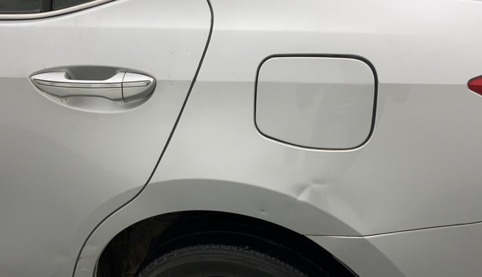 2015 Toyota Corolla Altis VL CVT PETROL, Petrol, Automatic, 61,144 km, Left quarter panel - Slightly dented