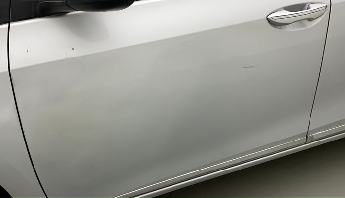 2015 Toyota Corolla Altis VL CVT PETROL, Petrol, Automatic, 61,144 km, Front passenger door - Slightly dented