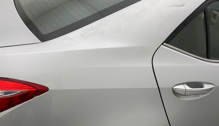 2015 Toyota Corolla Altis VL CVT PETROL, Petrol, Automatic, 61,144 km, Right quarter panel - Minor scratches